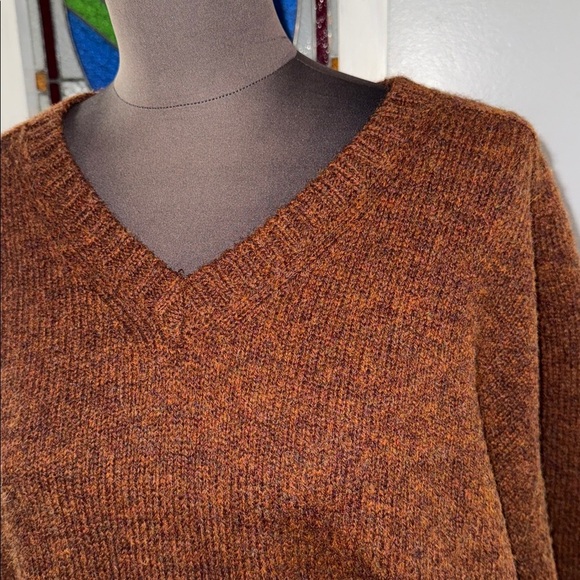 Lands’ End 100% Lambswool V Neck Sweater SZ Large - Picture 2 of 6